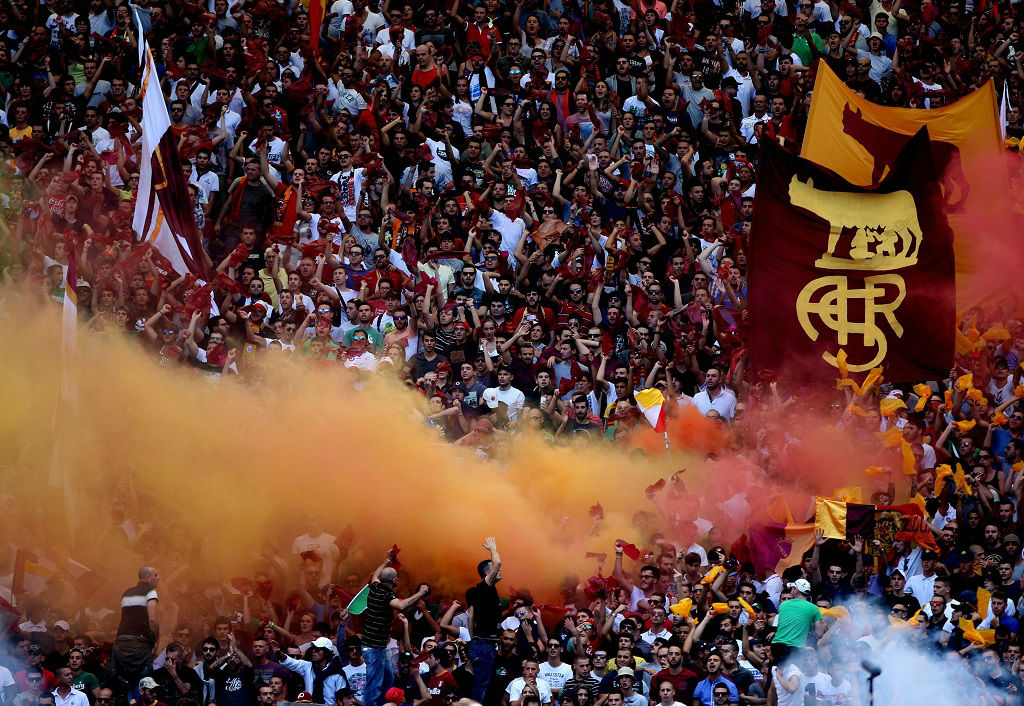 Liệu đám đông trên sân nhà cổ vũ cho AS Roma có thể gây ảnh hưởng đến tỷ lệ cá cược trực tuyến của họ trong trận đấu với Lazio?