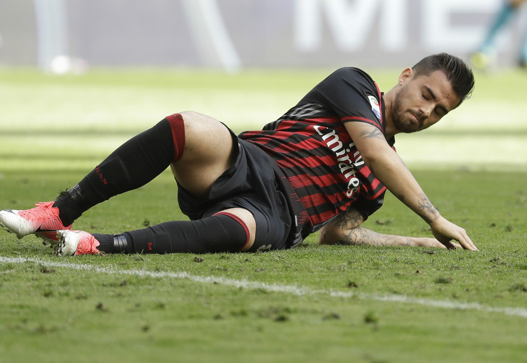 AC Milan gagal untuk membuat penggemar taruhan langsung terkesan setelah mereka kalah 1-2 atas Empoli