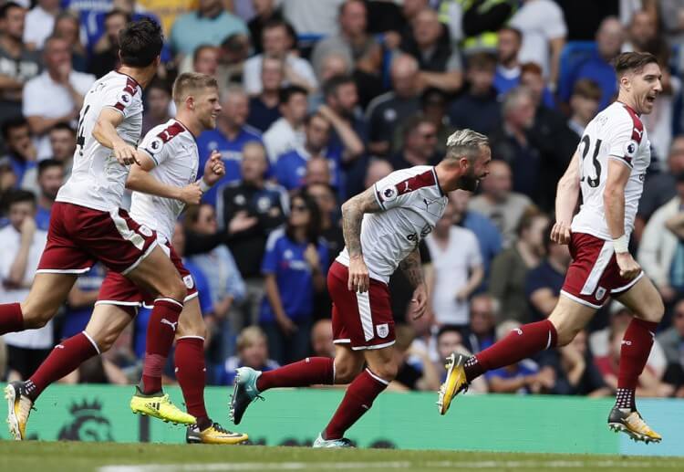 Para penggemar taruhan langsung terkejut atas keberhasilan Burnley mengalahkan sang juara bertahan, Chelsea, dalam pertandingan pembuka mereka