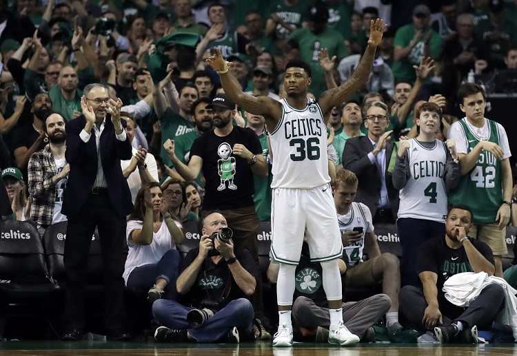 Pemain Boston Celtics bahagia usai mengalahkan Cleveland Cavaliers di NBA. 