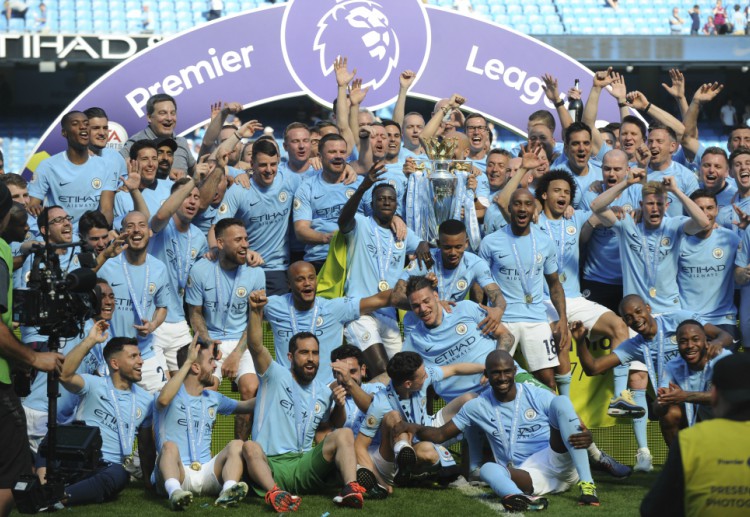 Perayaan juara Liga Inggris bagi Manchester City berlangsung meriah.