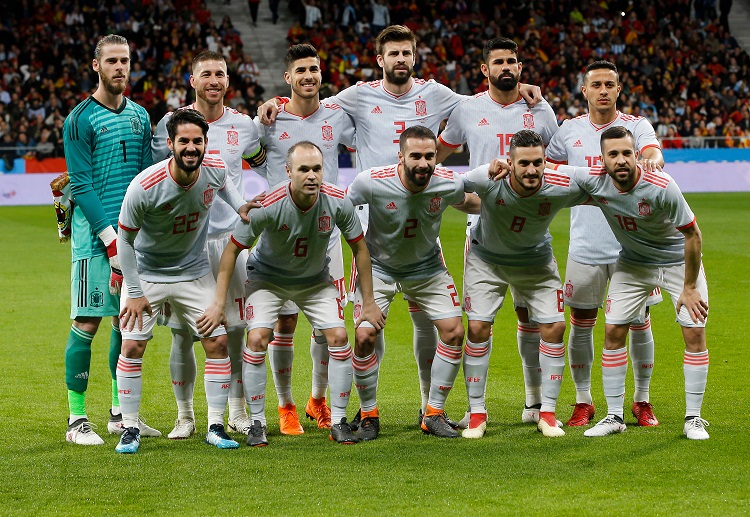 Vòng bảng World Cup:Việc để thất bại ở 2 trận đấu trên khiến Tây Ban Nha dù thắng Australia ở lượt đấu cuối vẫn bị loại từ vòng bảng.