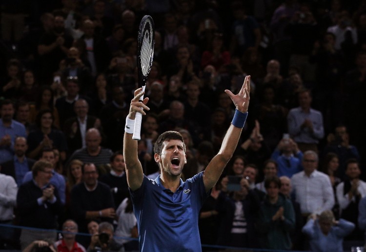 Cược tennis Paris Masters: Djokovic đánh bại Federer trong trận đấu mãn nhãn