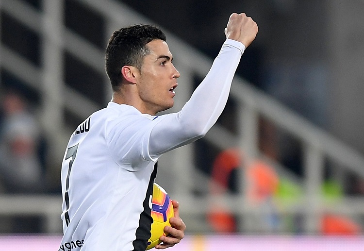 Cristiano Ronaldo scored a late equaliser to rescue a point for 10-man Juventus against Serie A rivals Atalanta