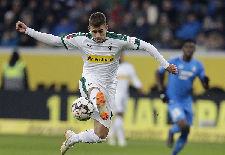 It's the battle of the top Bundesliga teams as Dortmund host Monchengladbach