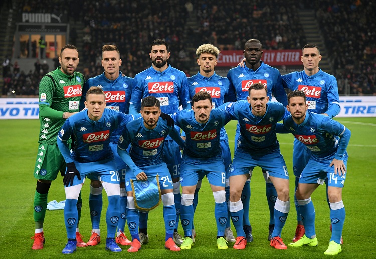 Pertandingan seru malam ini mempertemukan Milan versus Napoli.