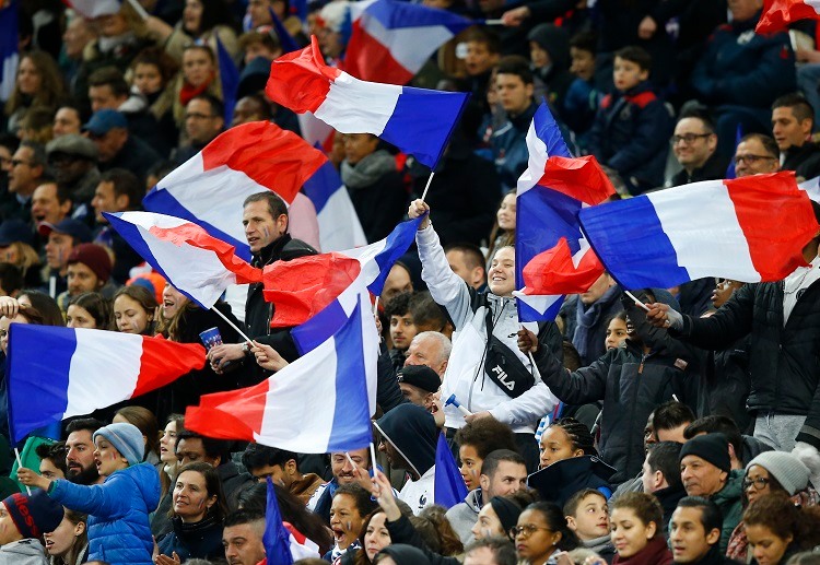세계 챔피언 프랑스가 유로 2020 예선전에서 아이슬란드에 4-0 승리를 거두었다.