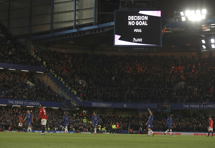 Premier League: Sang đến hiệp hai, Chelsea dồn lên tấn công tìm bàn gỡ