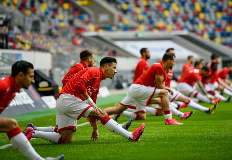 Bundesliga: Dusseldorf đang đứng trên bờ vực xuống hạng.