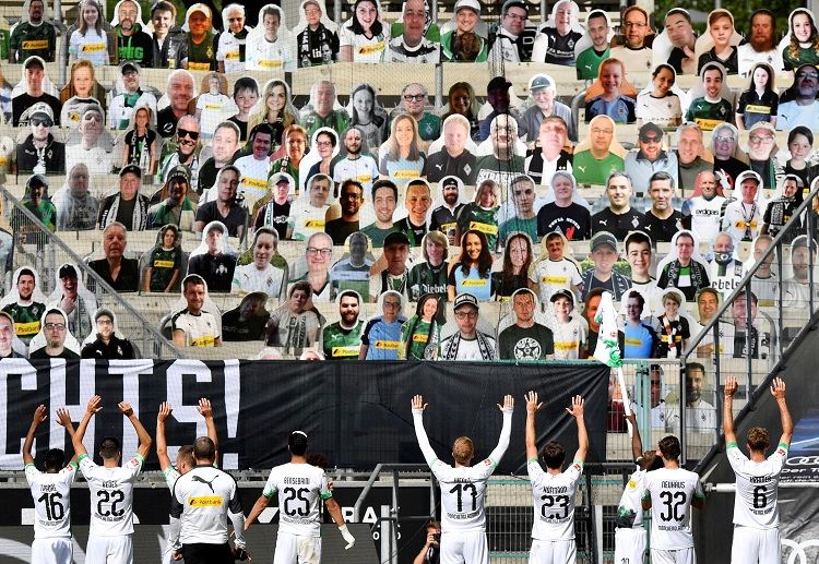 Borussia Monchengladbach thanking their 'supporters' after a Bundesliga match