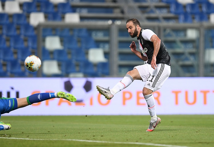 유벤투스는 라치오에게 8승점 앞서 세리에A 1위에 올라 있다.