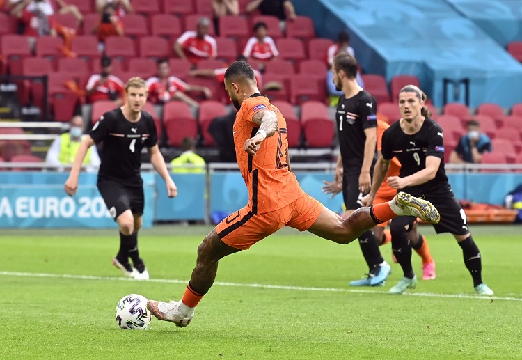 Memphis Depay mencetak gol pertama diputaran final Euro 2020.