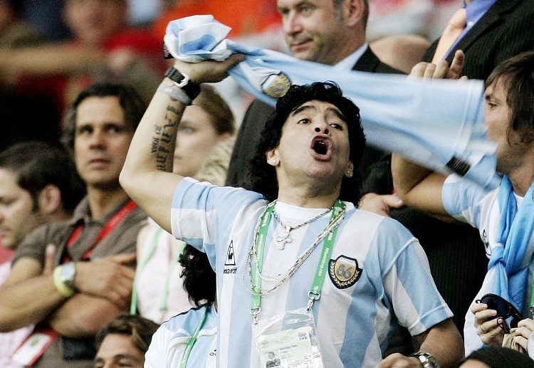 Diego Maradona merupakan salah satu legenda sepak bola dunia
