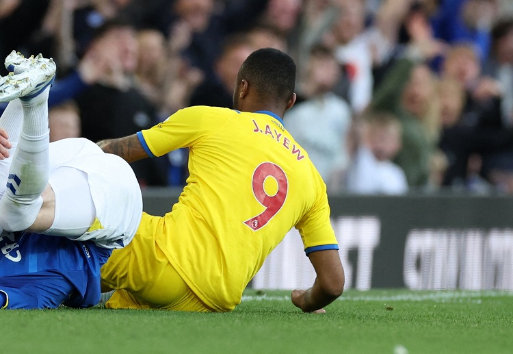 ရှုံးနိမ့်ခဲ့တဲ့ ခရစ္စတယ်ပဲလေ့စ် ကတော့ ပရီးမီးယားလိဂ် ၂ ပွဲဆက် နိုင်ပွဲ ပျောက်ဆုံးခဲ့ခြင်းနဲ့ အတူ အဆင့် ၁၃ နေရာကို ဆင်းသွားခဲ့ရပါတယ်။