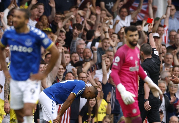 Salomon Rondon was sent off in Everton’s 3-2 defeat to Brentford in the Premier League