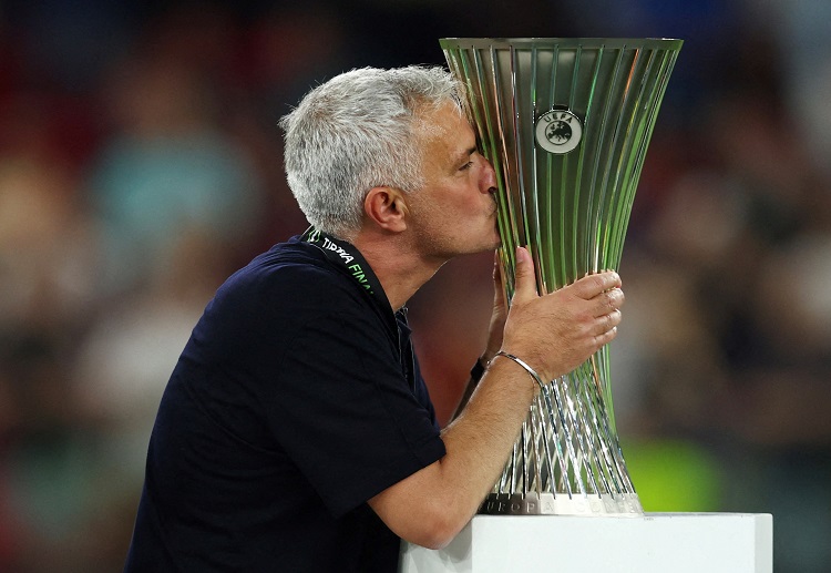 Jose Mourinho targetkan juara Seri A musim depan