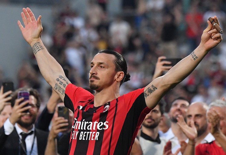 AC Milan forward Zlatan Ibrahimovic agrees to stay at Serie A after signing a new deal