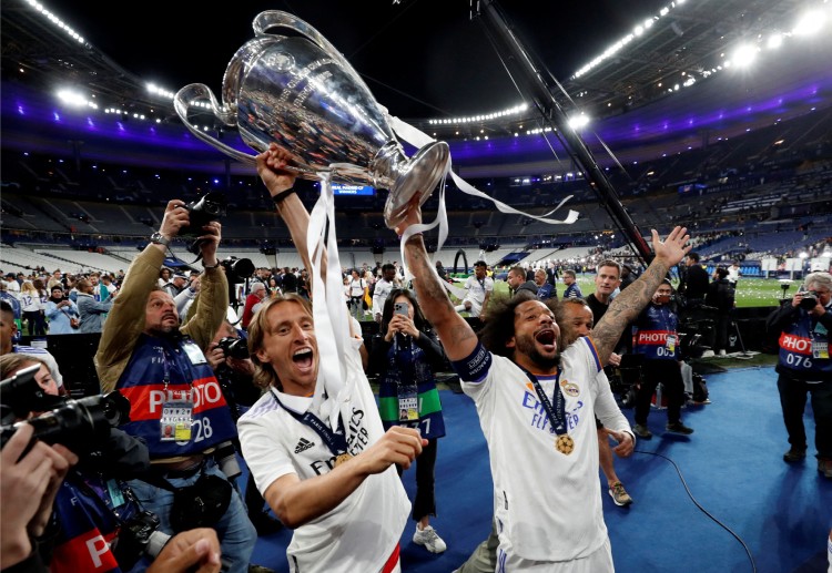 ĐKVĐ La Liga Real Madrid đang là sự giao thoa của 2 thế hệ.