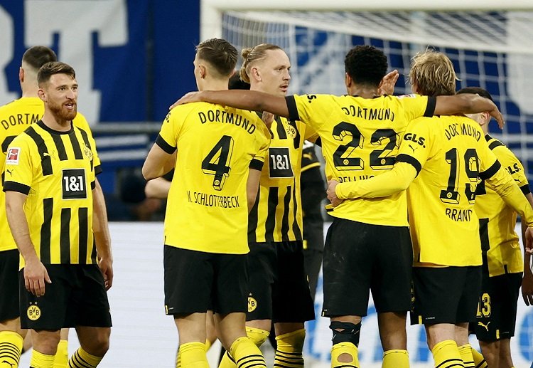 Borussia Dortmund posisi pertama di Bundesliga.