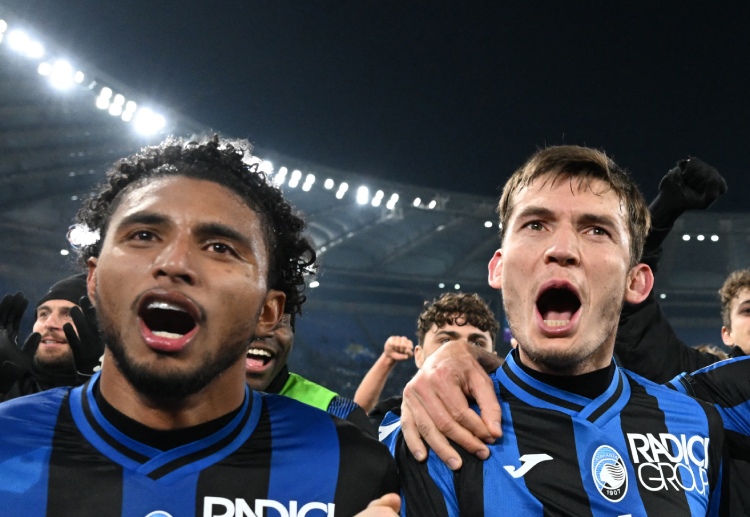 Marten de Roon of Atalanta will try to help his team gain points and take home the victory against Napoli in Serie A