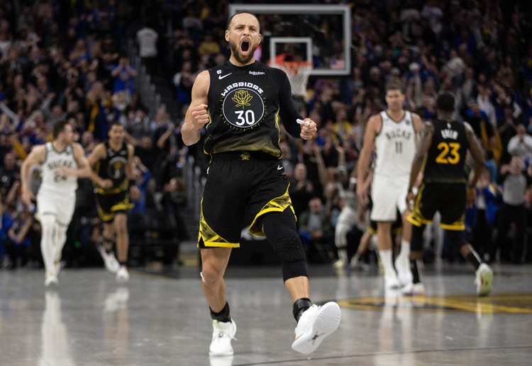 Steph Curry hopes to give the Warriors another NBA win when they face the Phoenix Suns