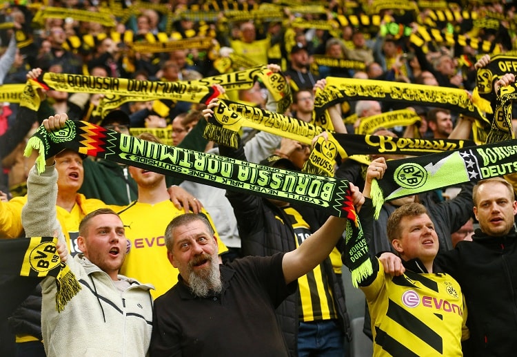 Sự chắc chắn của Kobel góp phần giúp Dortmund tạm dẫn đầu Bundesliga