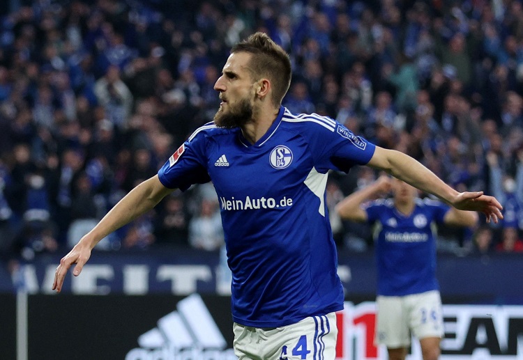 Hiện Schalke đang xếp thứ 15 trên BXH Bundesliga và chỉ hơn nhóm xuống hạng 2 điểm