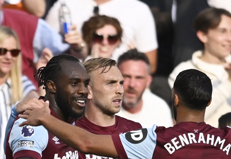 Premier League: West Ham phải chơi thiếu người ở những phút cuối trận