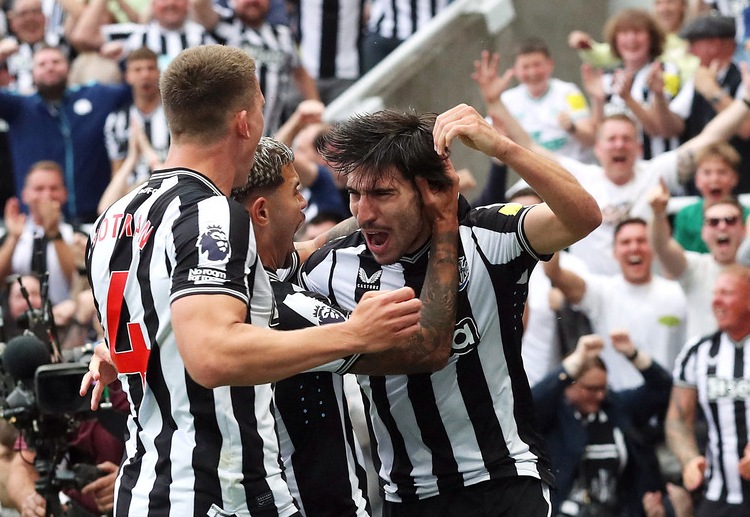 Premier League: Newcastle có chiến thắng tưng bừng