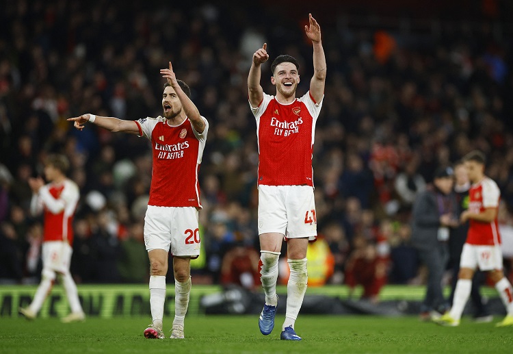 Arsenal beat Premier League leaders Liverpool on matchday 23