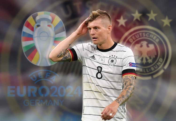 Toni Kroos está pensando em sair da aposentadoria internacional para ajudar a Alemanha na Euro 2024