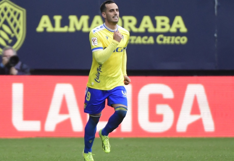 Juanmi of Cadiz will aim to show his top performance in their away match against La Liga leaders Real Madrid