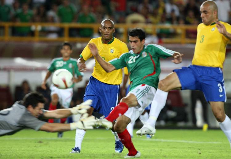 네리 카스티요는 2007 코파 아메리카 B조 첫 경기에서 브라질을 상대로 멕시코의 선취점을 넣었다.