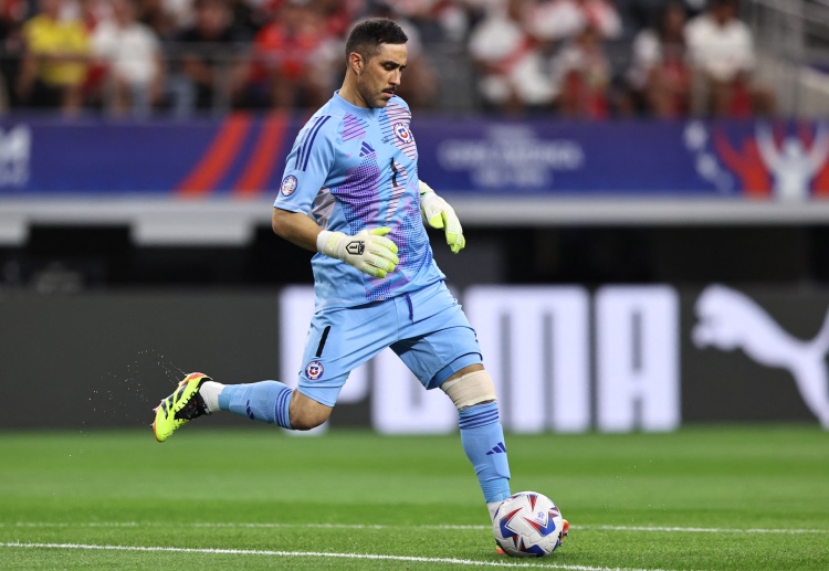 Claudio Bravo saved 4 shots against Peru and 6 shots against Argentina for Chile in Copa America