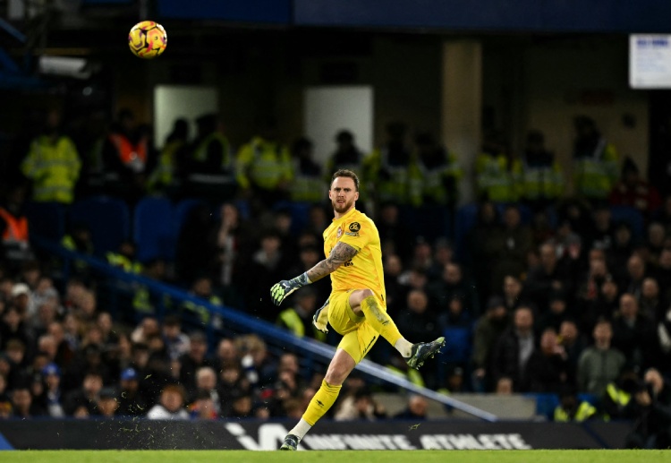 Mark Flekken jadi pemain terbaik di pertandingan Premier League