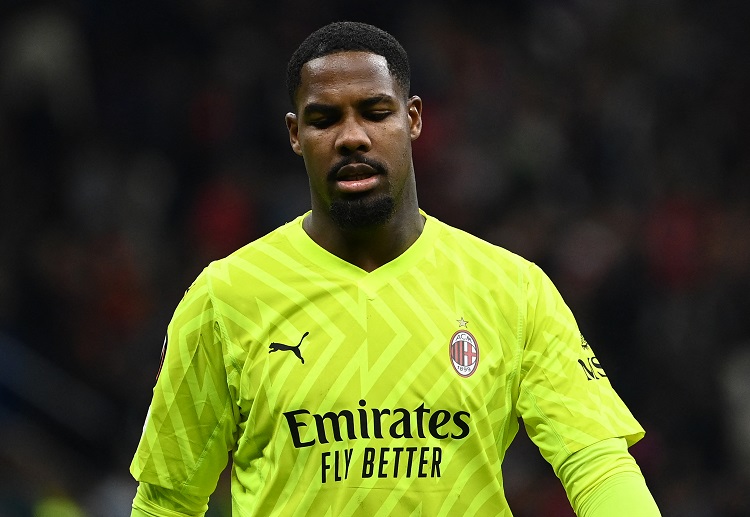 အေစီမီလန် ဂိုးသမား မိုက်ခ် မိုက်ဂ်နန် ကိုတော့ ပရီးမီးယားလိဂ် ကလပ် ချဲလ်ဆီးက စောင့်ကြည့်နေတယ်လို့ သိရပါတယ်။