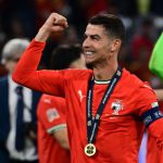 လက်ရှိမှာ မက်ဆီက ဆုဖလား အများဆုံး အဖြစ် ၄၆ လုံး ရရှိထားပြီး ဘောလုံးသမိုင်း တစ်လျှောက် အများဆုံး အဖြစ် စံချိန်တင်ထားပါတယ်။