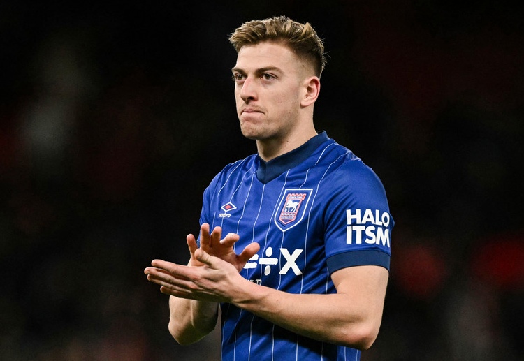 ဒီလက်ပ်ဟာ အစ်ပ်ဆွစ်ချ်မှာ ပရီးမီးယားလိဂ် အပါအဝင် ပြိုင်ပွဲစုံ ပွဲပေါင်း ၄၀ ကစားရာမှာ ၁၂ ဂိုး သွင်းယူပြီး ခြေစွမ်းပြနိုင်ခဲ့တာကြောင့် ဥရောပ ထိပ်တန်း ကလပ်တွေရဲ့ ပစ်မှတ် ဖြစ်ခဲ့ပါတယ်။