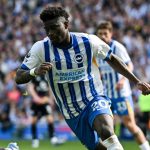 သူဟာ အသက်အရွယ် ငယ်သေးပေမယ့် ပရီးမီးယားလိဂ်မှာ ခပ်မြန်မြန် အံဝင်ခဲ့ပြီးတော့ ဝါရင့် ကစားသမား တစ်ဦး သဖွယ် ကစားပြနေသူလည်း ဖြစ်ပါတယ်။