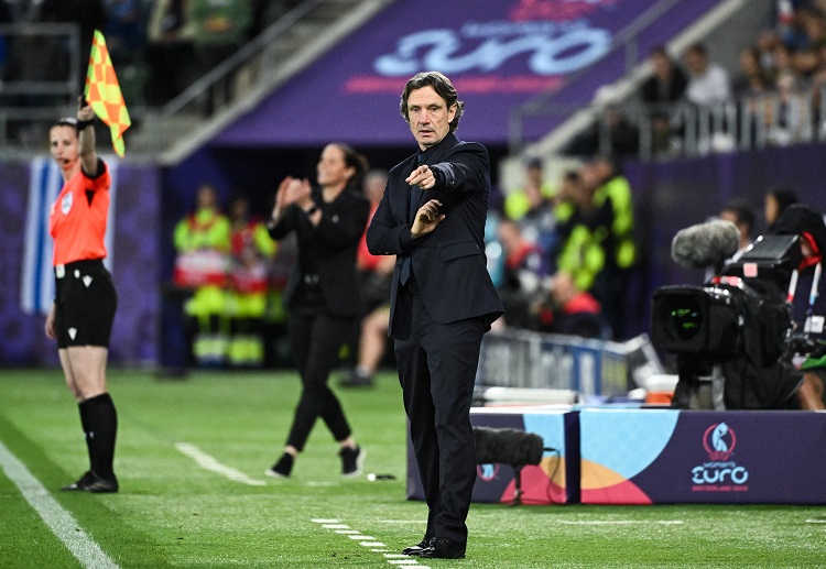 프랑스는 여자 유로 2025에서 D조 선두를 차지한 뒤 8강에 올랐다