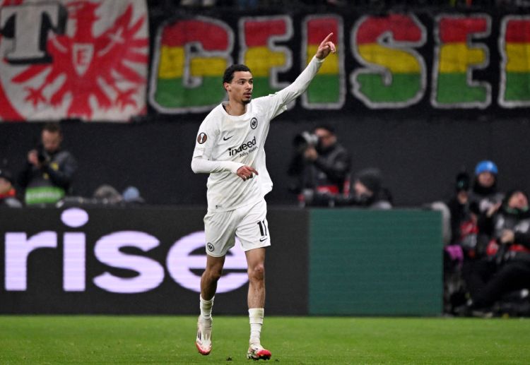 德甲联赛 在2024-25赛季,埃基蒂克为法兰克福登场48次,贡献22球12助攻,直接参与34粒进球,帮助球队获得德甲第三。