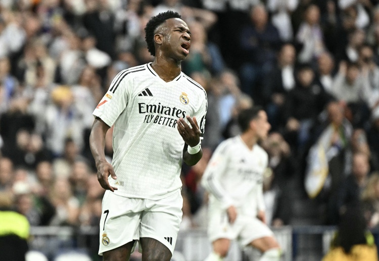 ဗင်နီးစီးယပ်စ်ဟာ လက်ရှိမှာ လာလီဂါ ကလပ်နဲ့ ၂၀၂၇ ခုနှစ် အထိ စာချုပ်သက်တမ်း ကျန်ရှိနေပြီးတော့ ရီးရဲလ်မက်ဒရစ်က နှစ်ရှည် စာချုပ်သစ် ချုပ်ဆိုဖို့ စီစဉ်နေတာ ဖြစ်ပါတယ်။