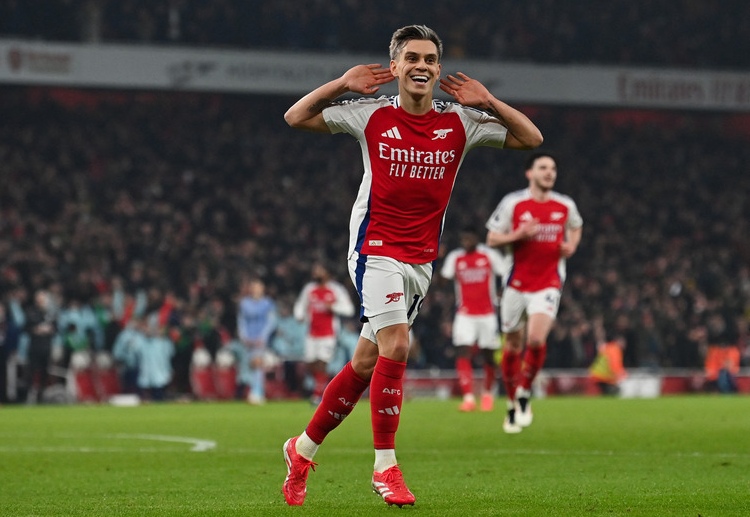 သတင်းတွေအရ ဆိုရင်တော့ ဘွန်ဒက်စ်လီဂါ ထိပ်သီး တို့ဟာ ဒီးယက်ဇ်ကို ယူရို သန်း ၆၀ ထက် ပိုပေးဖို့ ဆန္ဒမရှိတာကြောင့် ခေါ်ယူနိုင်ဖို့ အလားအလာ နည်းပါးနေပြီလည်း ဖြစ်ပါတယ်။