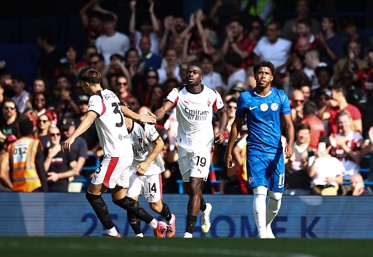 友谊赛 福法纳禁区内破门,为AC米兰扳回一城。