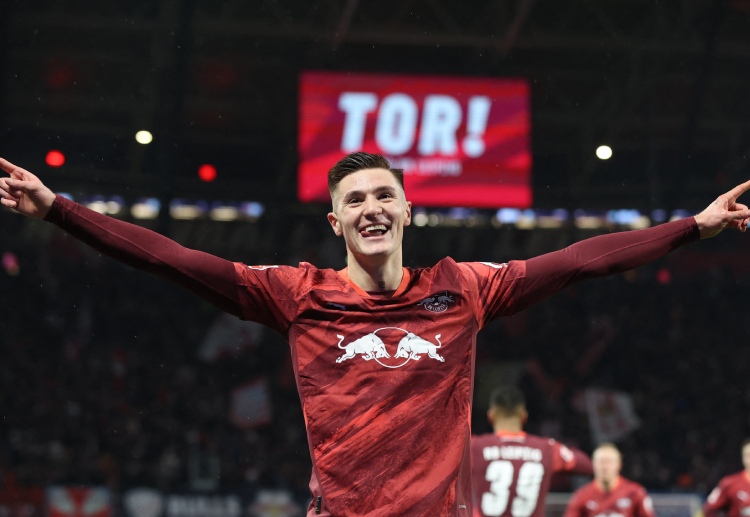 တချို့ ကလည်း ဆက်စ်ကိုဟာ သူ့ရဲ့ ကစားပုံကြောင့် ပရီးမီးယားလိဂ်မှာ အောင်မြင်နိုင်မှာ မဟုတ်ကြောင်း သုံးသပ်သူတွေလည်း ရှိနေပါတယ်။