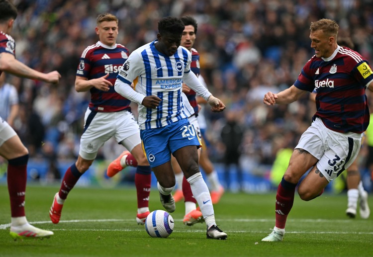 ဒါပေမယ့်လည်း ပရီးမီးယားလိဂ် ကလပ် ယူနိုက်တက် အနေနဲ့ မြင့်မားတဲ့ ပြောင်းရွှေ့ကြေးတွေနဲ့ ကြိုးပမ်းရင်တော့ ဖြစ်နိုင်ခြေ ရှိပါတယ်။