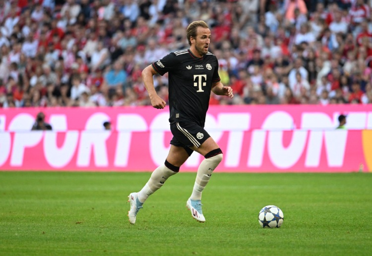 Harry Kane pimpin lini depan timnya di pertandingan Club Friendly