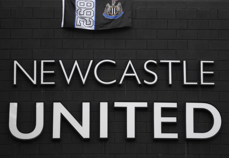 အိဆက်ခ်ဟာ ပြီးခဲ့တဲ့ သီတင်းပတ်က အက်စတွန်ဗီလာနဲ့ ကစားခဲ့တဲ့ ပရီးမီးယားလိဂ် ရာသီအဖွင့် ပွဲစဉ် အတွက် ပွဲထွက်လူစာရင်း ကနေ ချန်လှပ်ခံခဲ့ရပါတယ်။