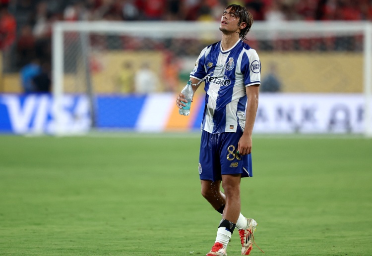 友谊赛  波尔图的未来之星，18岁的罗德里戈·莫拉，期待新赛季的崭露头角。