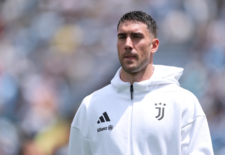 欧冠联赛 尤文图斯的弗拉霍维奇在与多特蒙德的比赛中替补出场，参与了三粒进球，展现了出色的表现。